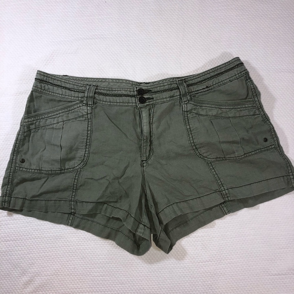 Maurice’s Shorts 15/16 Army Green